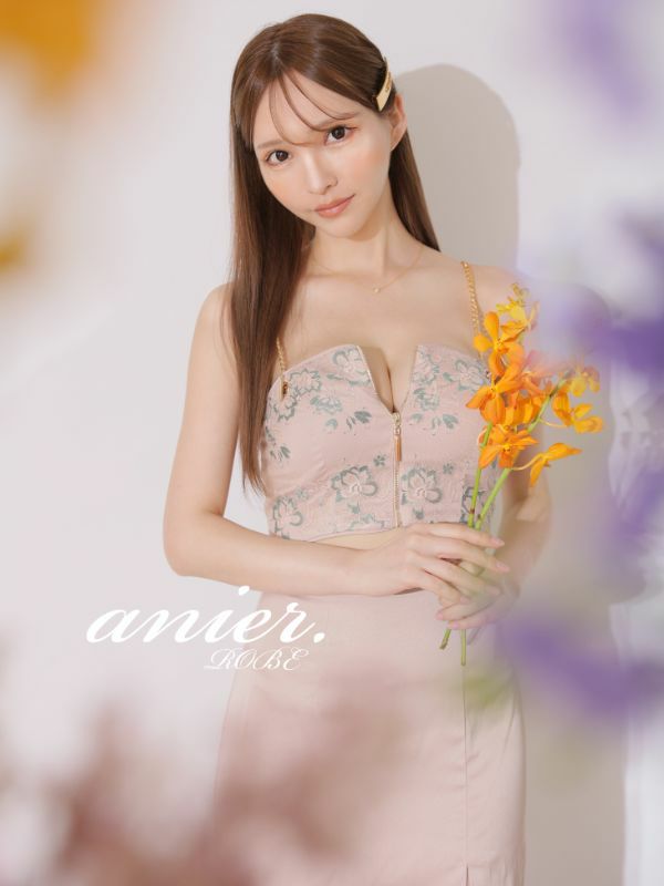 anier.ROBE アニエルローブ 高級セットアップフロントジップフラワー刺繍サイドスリットチェーンキャミソールタイト膝丈ドレス