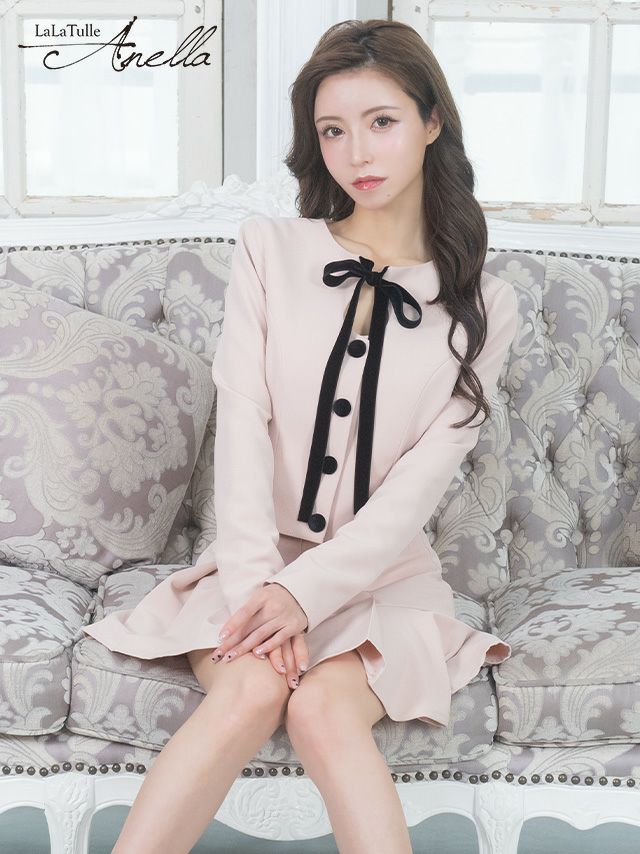 Anella アネラ 長袖ベロアネックリボンジャケット×ボックスタックスカートセットアップフレアミニ韓国ドレス (Sサイズ～Lサイズ) (一条響 キャバ韓国ドレス着用)