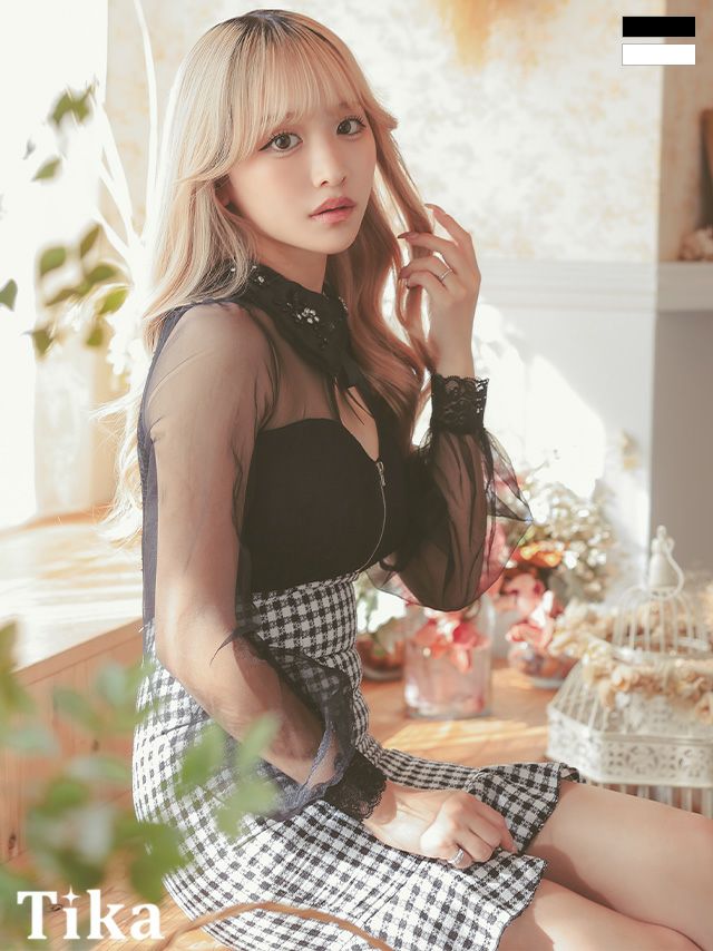 キャバドレス ミニ丈 大きいサイズ 袖あり ワンピース キャバクラ  長袖シアーパフスリーブ襟付きフラワーモチーフビジューリボンバストカットジップ切り替えチェック柄裾フリルタイトミニドレス 