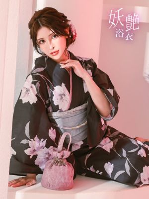 [浴衣 選べる帯] 妖艶 黒地×水彩百合 ゆかた3点セット (浴衣+平帯or作り帯+下駄)