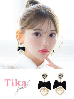 パールハートビジュー付きベロアリボンピアス