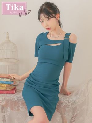 [韓国ドレス] ワンショルダー風 バストカット アシメショルダー ワンカラー 半袖 タイトミニドレス (Sサイズ～Lサイズ) (緩苺/キャバドレス着用) [TikaPimil]