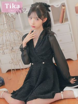[韓国ドレス] 長袖 袖あり シアー襟付き パフスリーブ カシュクール ウエストパール フレアミニドレス (Mサイズ) (緩苺/キャバドレス着用) [TikaPimil]