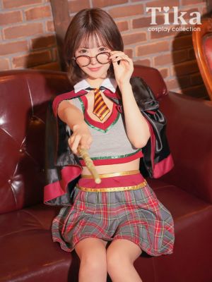 [コスプレ] 魔法学生 制服 へそ出し 体型...